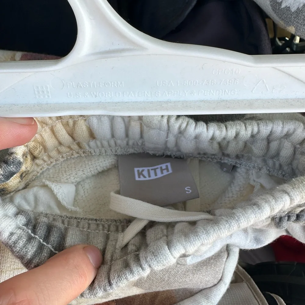 Kith set- crewneck & shorts - Picture 5 of 6